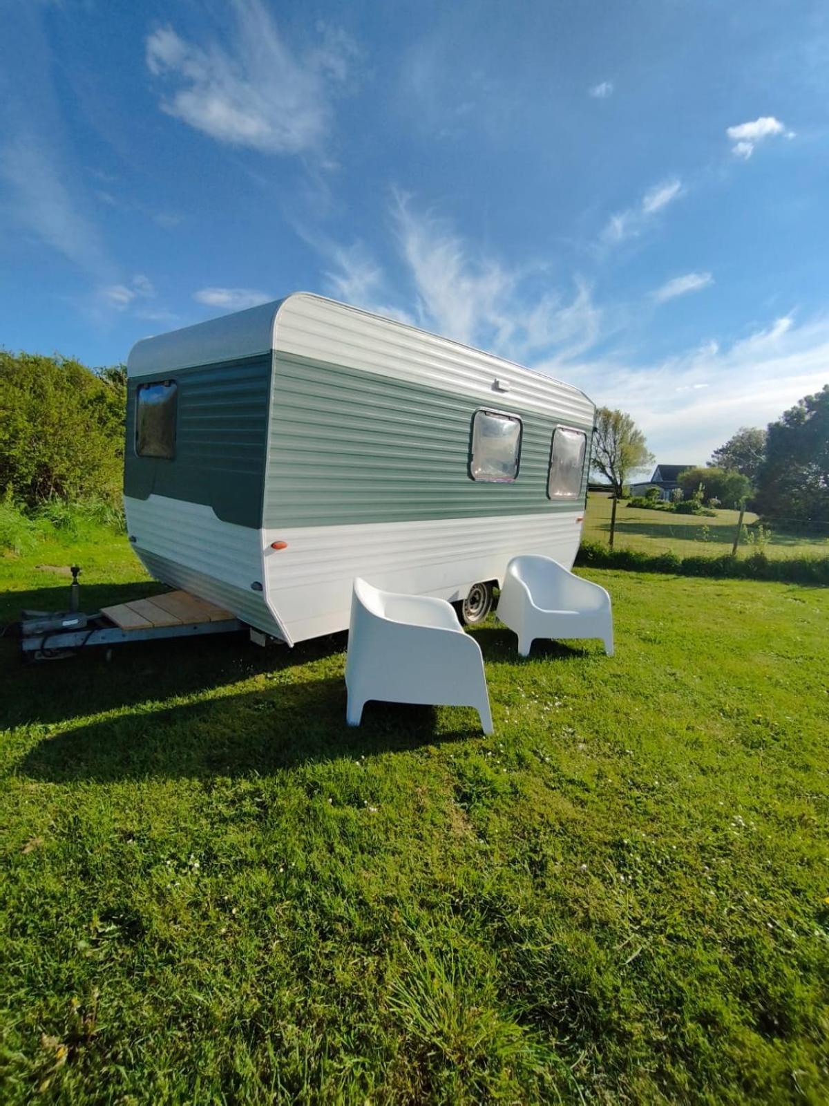 Les Moitiers-d'Allonne Camping Les Ronds Duval Face Aux Iles Anglo-Normandes מראה חיצוני תמונה